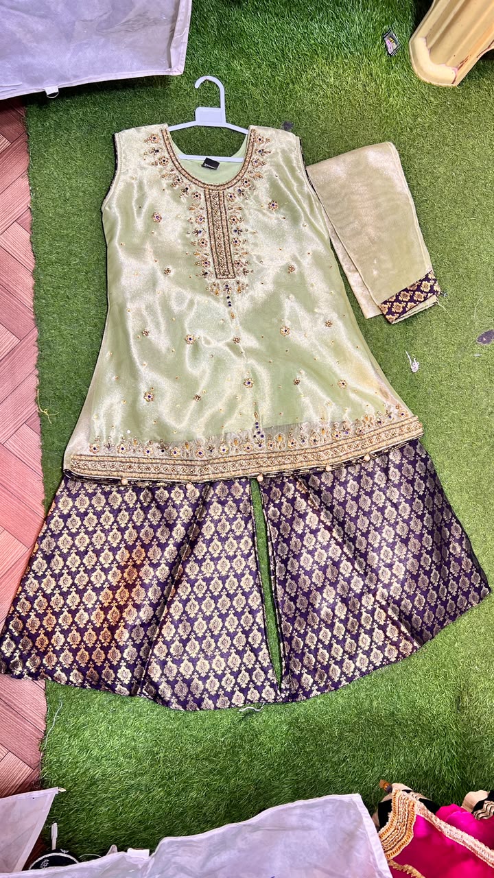 Mesori Handwork Palazzo Suit - 4